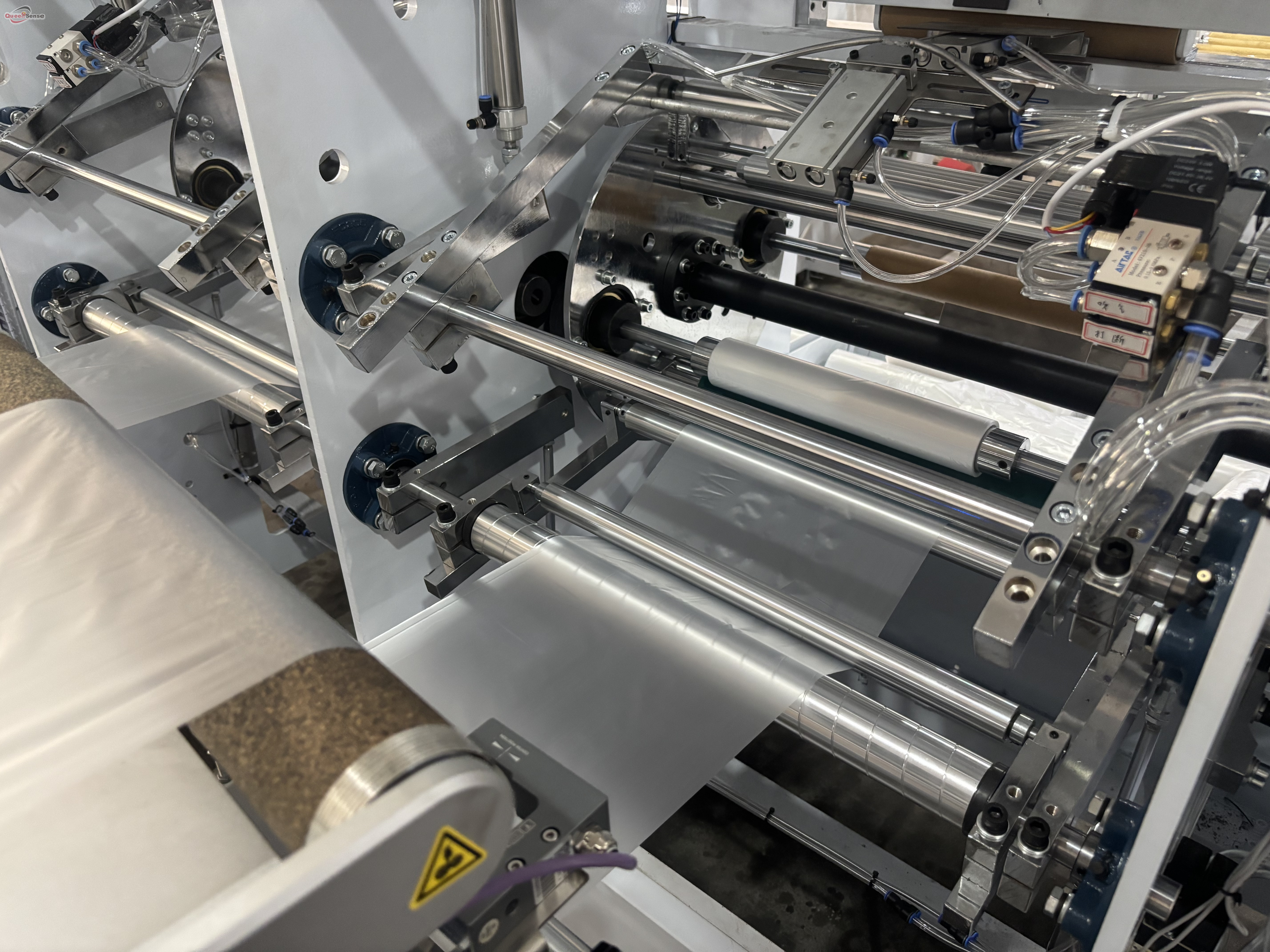 Automatic Rolling Bag Making Machine with Core