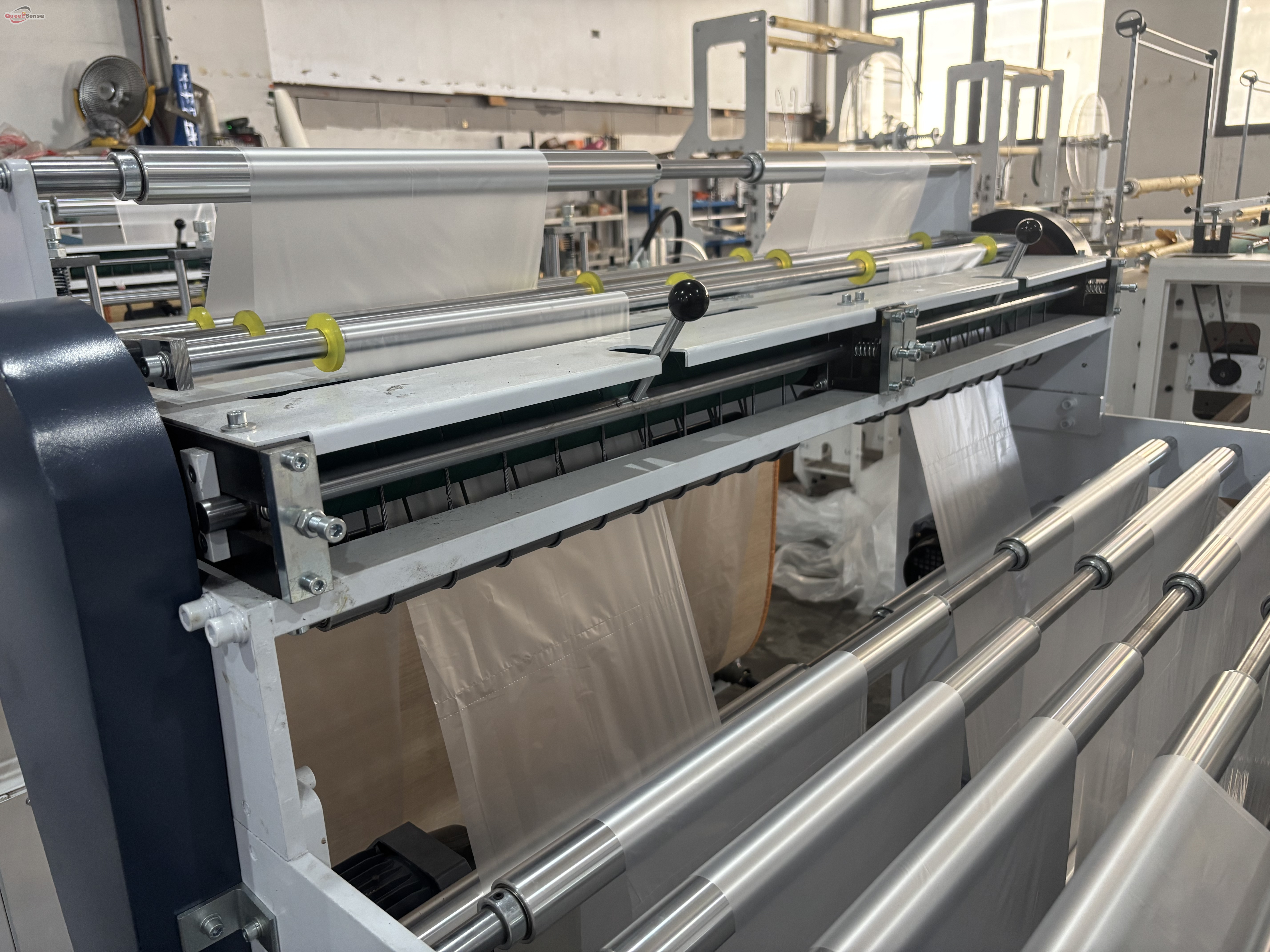 Automatic Rolling Bag Making Machine with Core